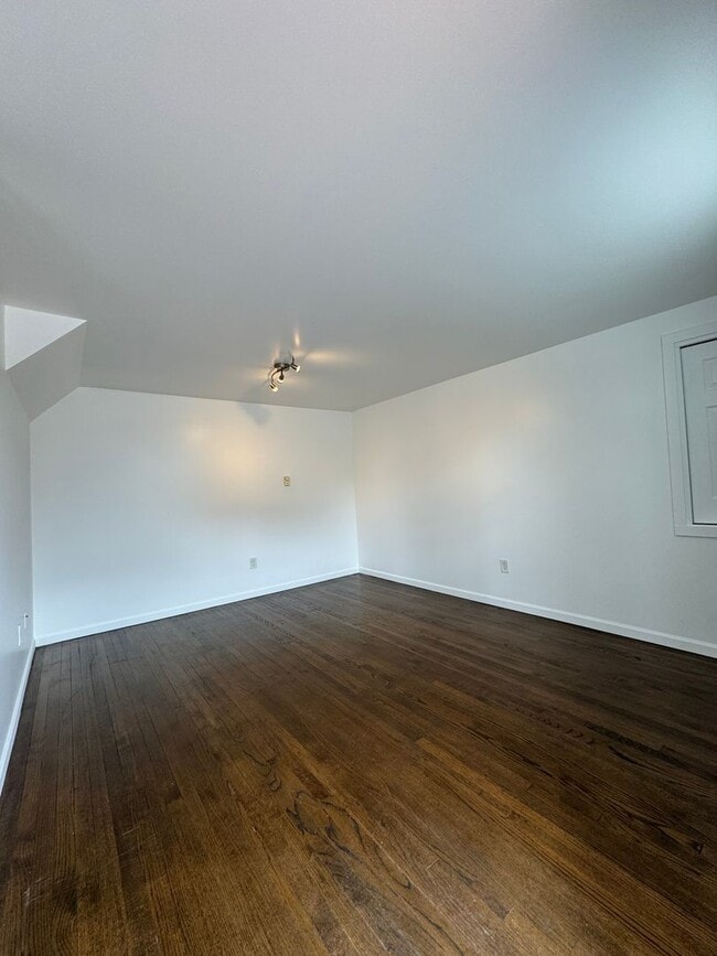 Photo - FAIRYTALE OF 1819 LLC QUEEN ANNE Unit 1821