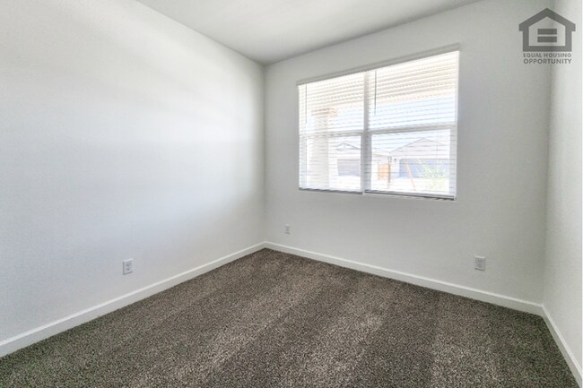 3Bed/2Bath House in Maricopa! Ready for Immediate Move-In!