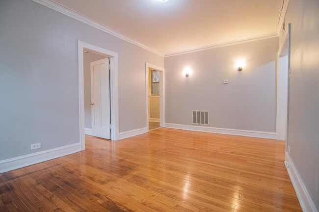 Photo - 2056 W Arthur Ave Unit 1W