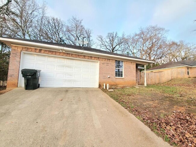 Photo - 2728 McDonald Rd