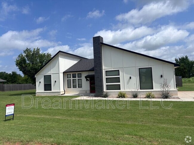 Building Photo - 993 Flowers Dr Rental