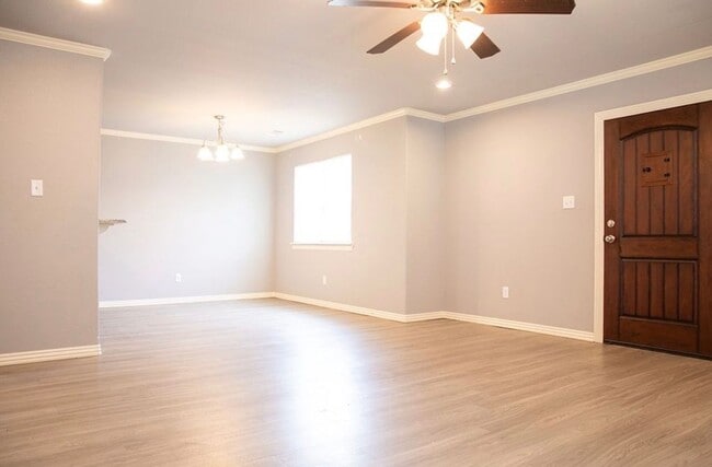 Photo - $200 AMAZON GIFT CARD WITH SIGNED LEASE!! 4b/4.5b Now Pre-leasing For August 10th move in!!