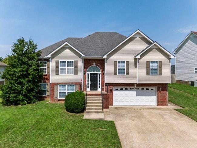Building Photo - Flagstone Drive
