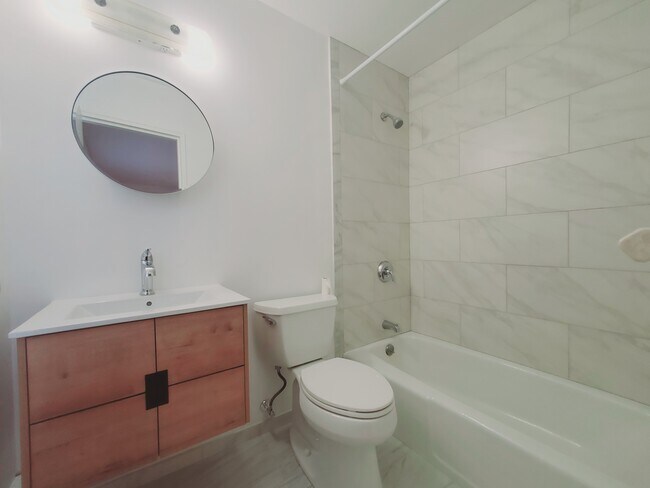 Photo - 35 Hoyt St