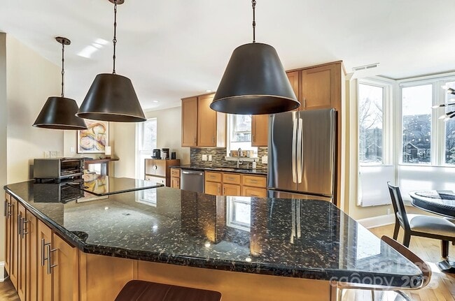 Photo - 328 W 6th St Unit 1