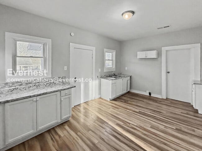 Photo - 316 School Rd