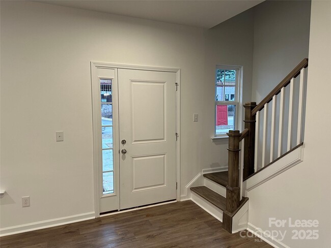 Photo - 1872 Teachers House Rd NW