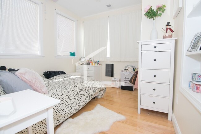 Photo - 6-1801 beacon St, #6
