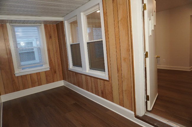 Photo - 210 Center St