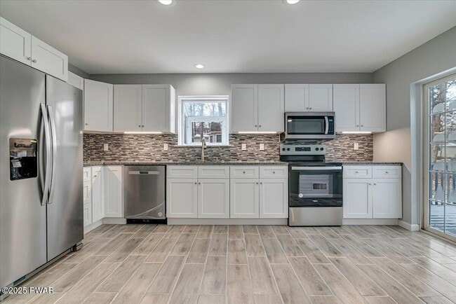 Photo - 502 Carrock Way