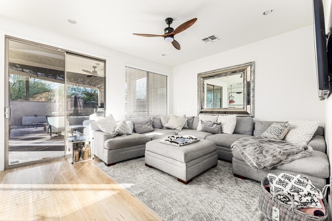 Photo - 2707 W Lamar Rd