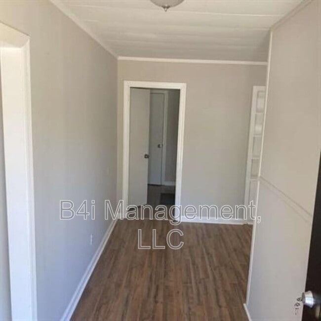 Photo - 112 Second Street Southwest