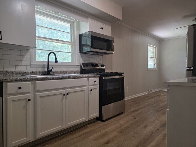 Photo - 2804 Brett Rd NW