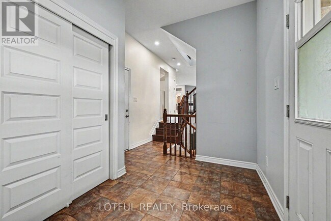 Photo - 2201 Marble Cres