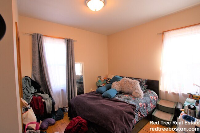 Photo - 16 Rossmore Rd Unit #3