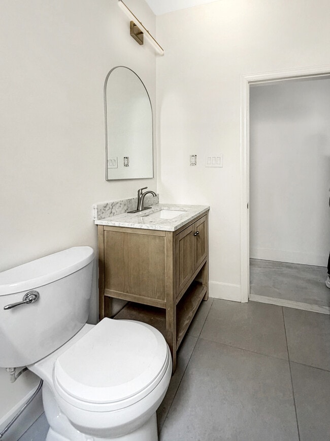 Photo - 132 Bayview Ave Unit 2