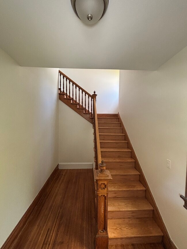 Building Photo - 438 S 1st St Unit 2F Rental