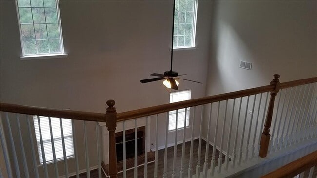 Photo - 3652 Roxfield Dr NE