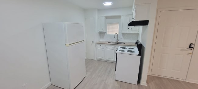 14324 Eagle Pass St Unidad #4