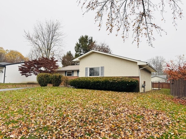 Photo - 1016 Lambeth Dr