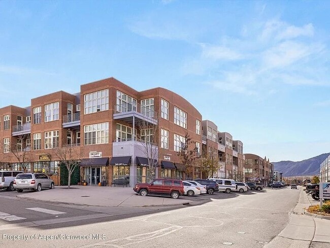 Photo - 231 Robinson St Unit 226