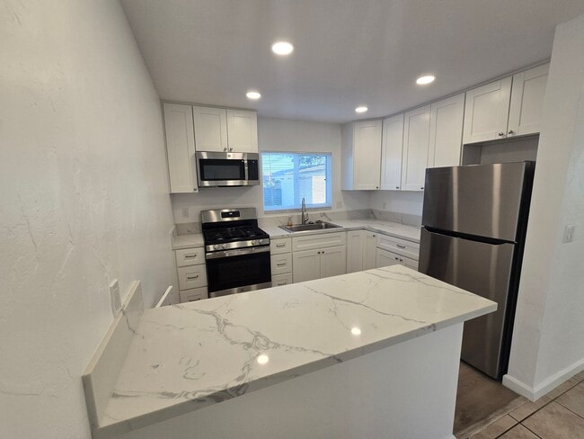 Photo - 2545 Fairmount Ave Unit 2545-2551 1/2