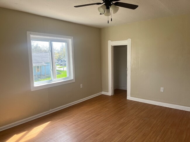 Photo - 328 W 17th St