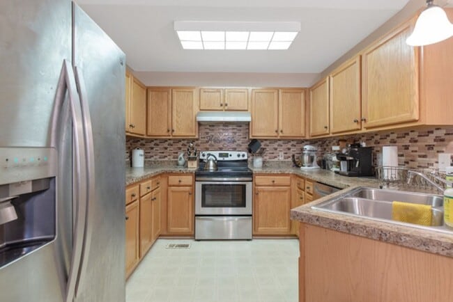 Photo - 303 Harbor Trce