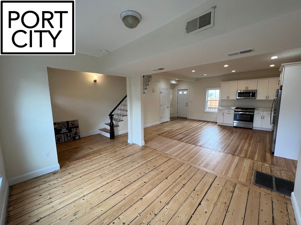 Photo - 14 Humboldt Pl (Boston, MA)