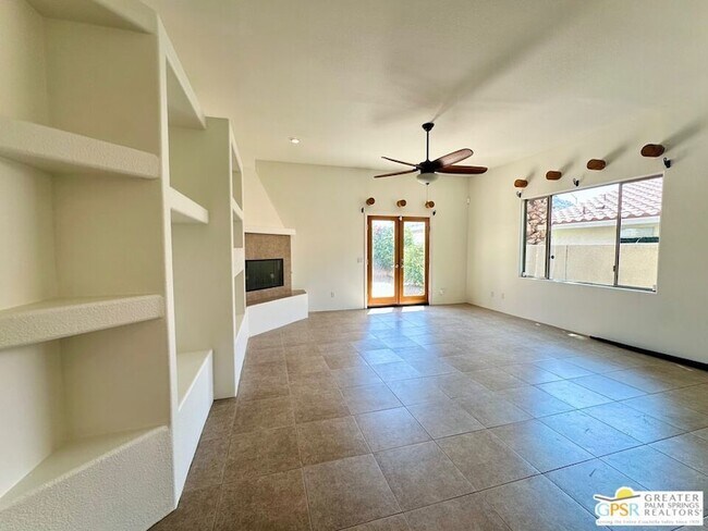51220 Avenida Velasco