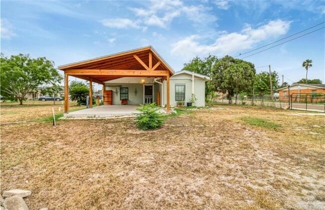 Photo - 20 Lopez St