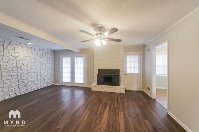 Photo - 3870 Wordsworth Ave