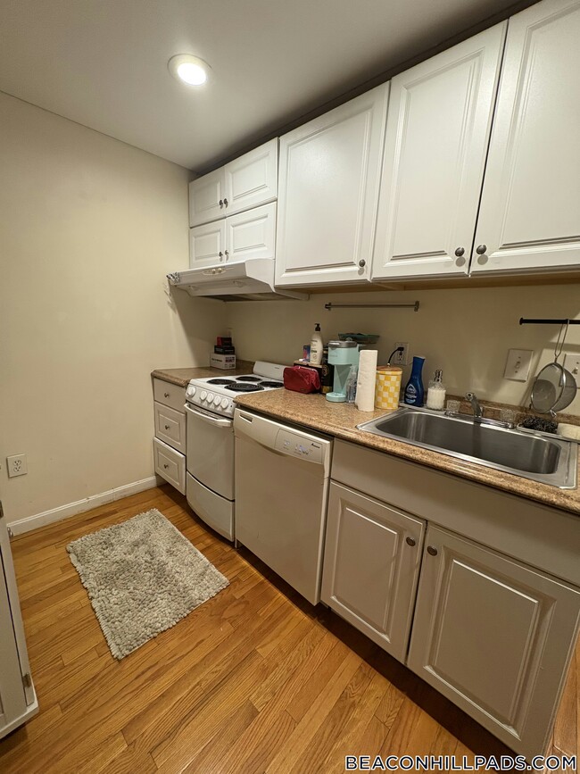 Photo - 28 Phillips St Unidad M