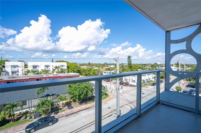 Photo - 8425 Crespi Blvd Unit 401