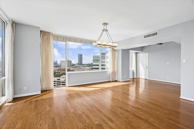 Photo - 15 Greenway Plz Unit 14F