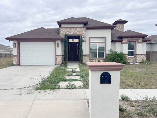 Building Photo - Beautiful 3 bedroom/ 2.5 bath Home in Edinburg