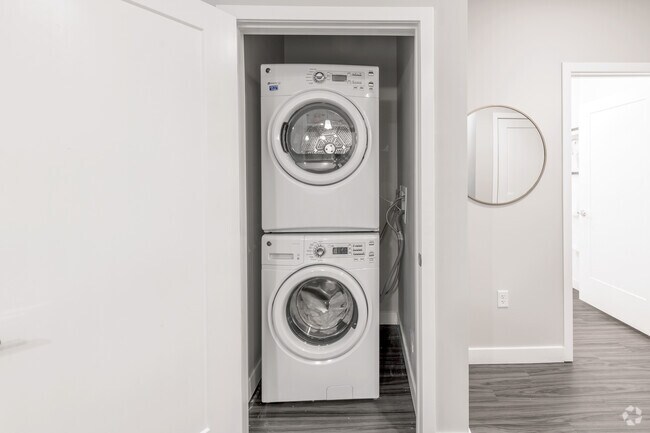 1 BR, 1 BA