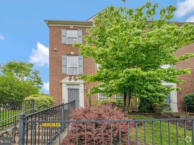 Building Photo - 2183 Potomac Club Pkwy Rental