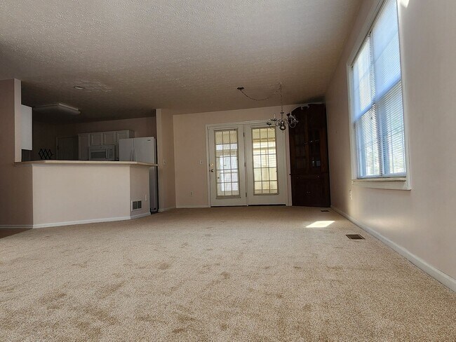 Photo - 3 spacious bedroom Condo in Lewis Center/P...