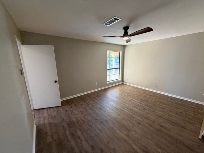 Photo - COMING SOON - 4 Bedroom, 2 Bathroom Home for Rent!