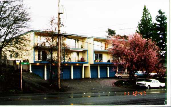 Building Photo - 11410 1st Ave S Rental