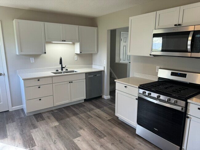 Photo - 1841 Valley Dr