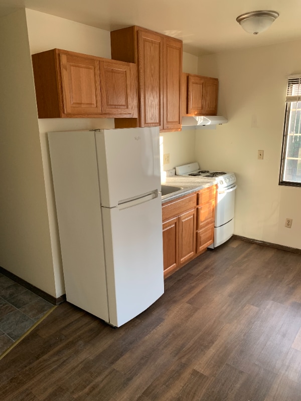 Photo - 454 W Dayton St