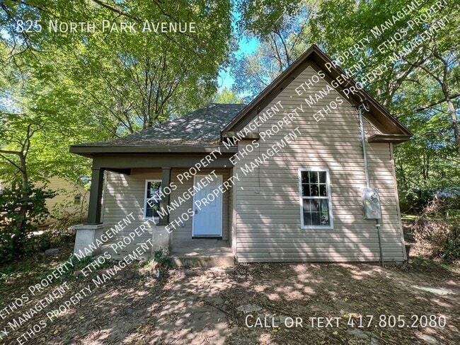 Building Photo - 825 N Park Ave Rental