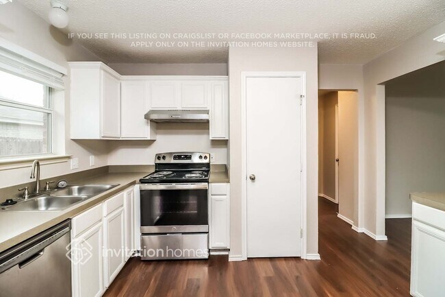 Photo - 944 Carlin Ln