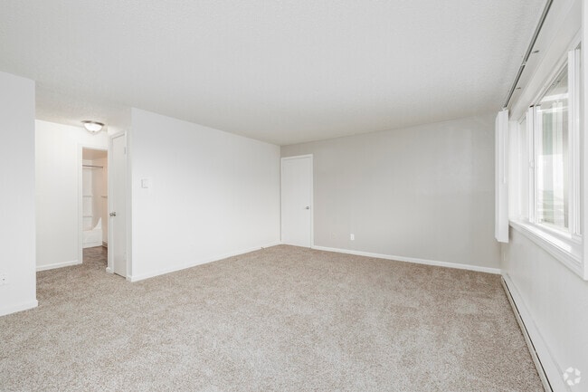 2BR, 1BA - 880SF - Living Room - Westside Estates