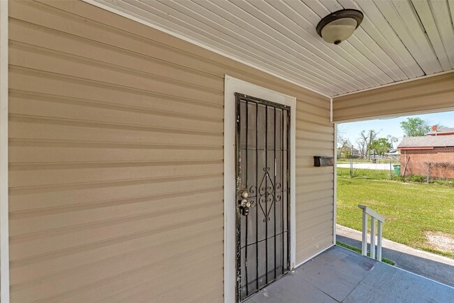 Photo - 2526 Campbell St