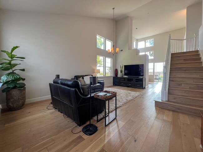 Photo - 35 Regatta Way