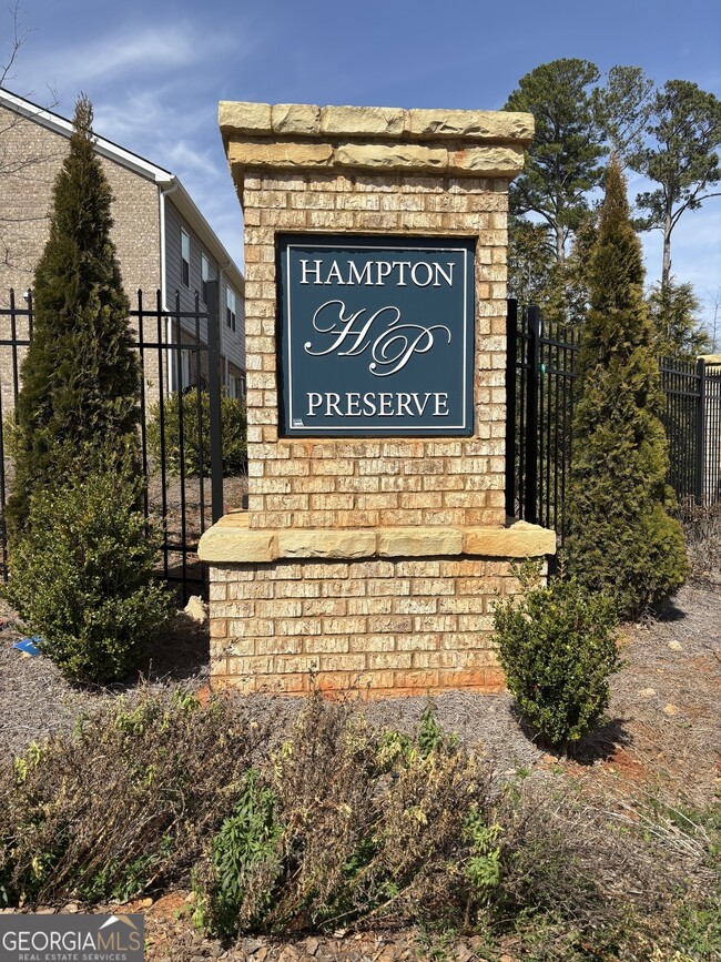 Photo - 190 Hampton Cir Townhome