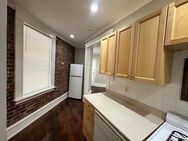 5 Braemore Rd Unit R